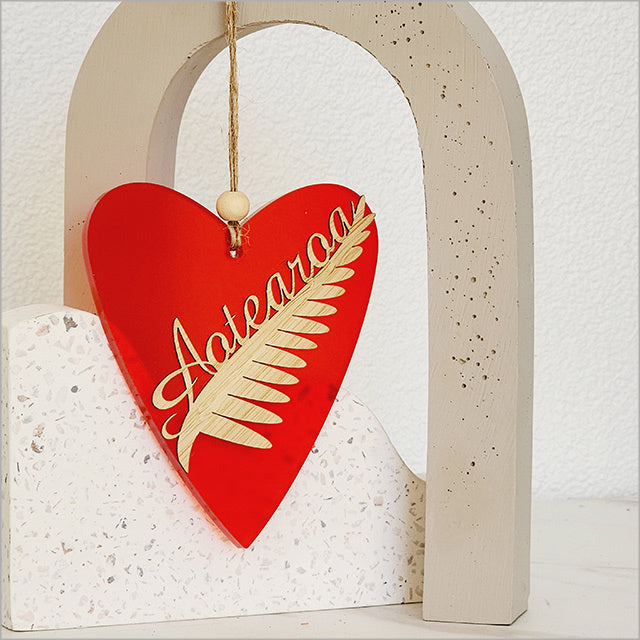 Ornament Heart: Silver Fern Aotearoa