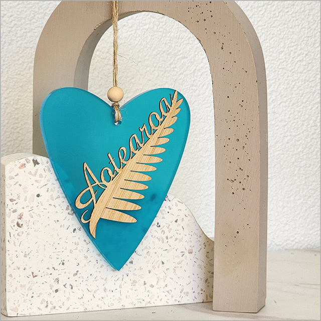 Ornament Heart: Silver Fern Aotearoa