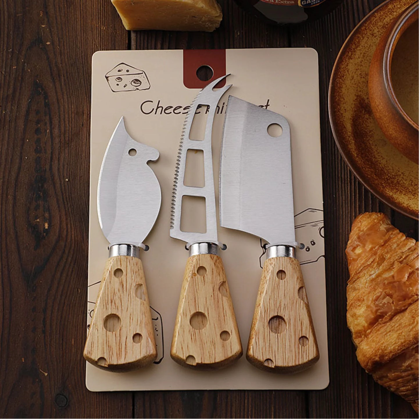 Keaton Cheese Shaped Knife Set - Silver