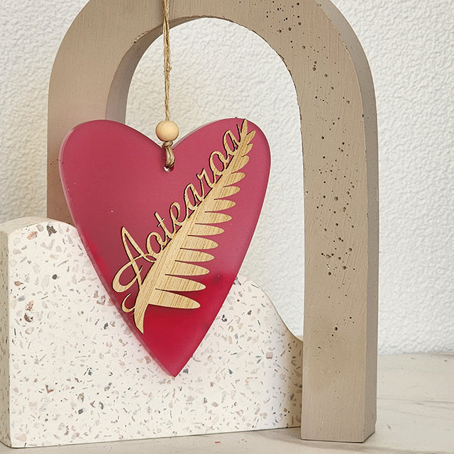 Ornament Heart: Silver Fern Aotearoa