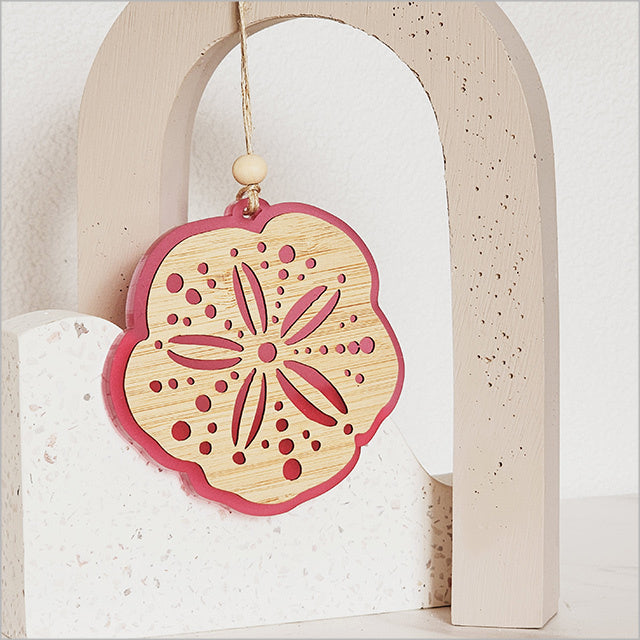 Hanging Ornament: Kina