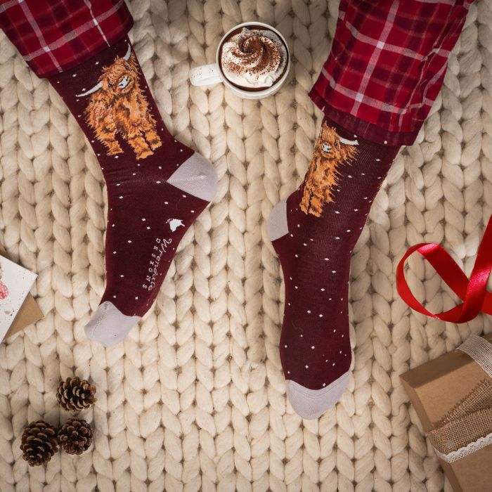 'A Highland Christmas' Highland Cow Men's Christmas Socks