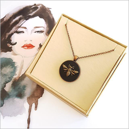 Circle Necklace: Vintage Honey Bee - Tigerlily Gift Store